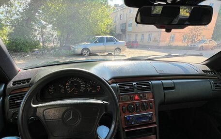 Mercedes-Benz E-Класс, 1995 год, 320 000 рублей, 10 фотография