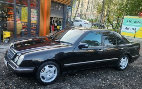 Mercedes-Benz E-Класс, 2000 год, 450 000 рублей, 3 фотография