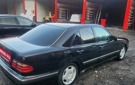 Mercedes-Benz E-Класс, 2000 год, 450 000 рублей, 4 фотография