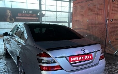 Mercedes-Benz S-Класс, 2005 год, 800 000 рублей, 2 фотография