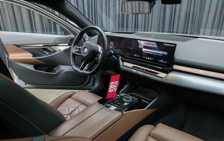 BMW 5 серия, 2024 год, 8 648 000 рублей, 12 фотография