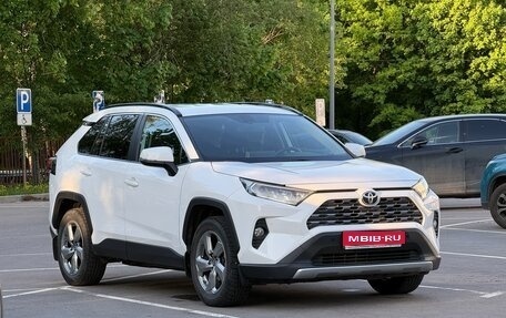 Toyota RAV4, 2019 год, 3 620 000 рублей, 1 фотография