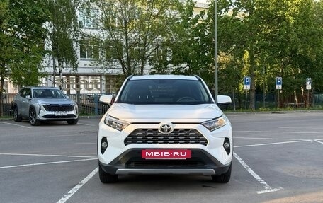 Toyota RAV4, 2019 год, 3 620 000 рублей, 13 фотография