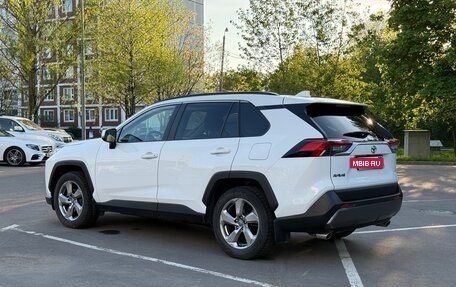 Toyota RAV4, 2019 год, 3 620 000 рублей, 7 фотография