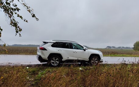 Toyota RAV4, 2019 год, 3 620 000 рублей, 17 фотография
