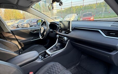 Toyota RAV4, 2019 год, 3 620 000 рублей, 27 фотография
