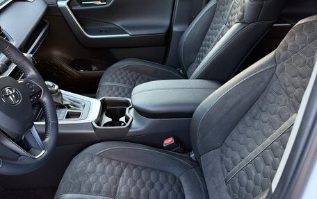 Toyota RAV4, 2019 год, 3 620 000 рублей, 25 фотография