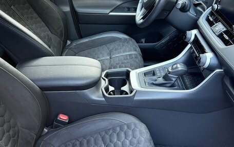 Toyota RAV4, 2019 год, 3 620 000 рублей, 34 фотография