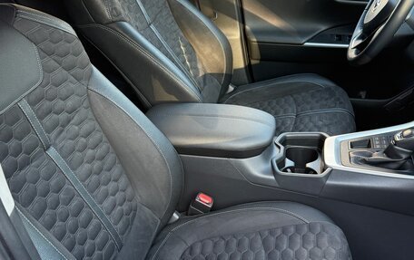 Toyota RAV4, 2019 год, 3 620 000 рублей, 26 фотография
