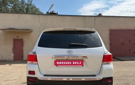 Toyota Highlander III, 2012 год, 2 600 000 рублей, 3 фотография