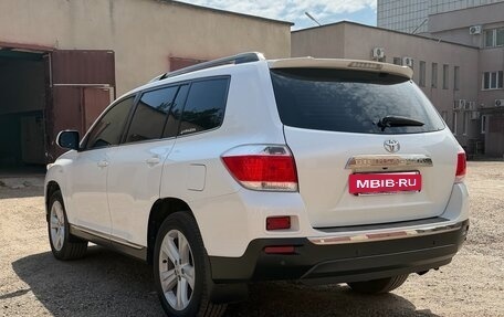 Toyota Highlander III, 2012 год, 2 600 000 рублей, 4 фотография