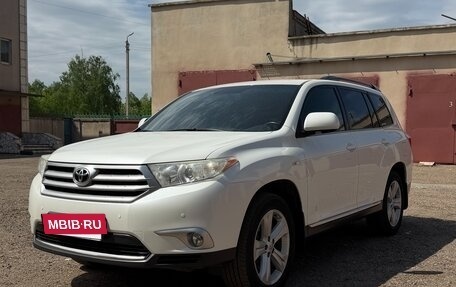 Toyota Highlander III, 2012 год, 2 600 000 рублей, 6 фотография