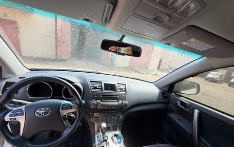 Toyota Highlander III, 2012 год, 2 600 000 рублей, 10 фотография