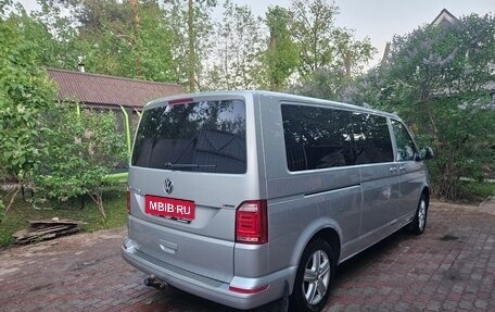 Volkswagen Multivan T6 рестайлинг, 2017 год, 3 600 000 рублей, 3 фотография