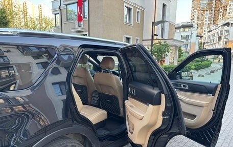 Ford Explorer VI, 2017 год, 2 800 000 рублей, 9 фотография