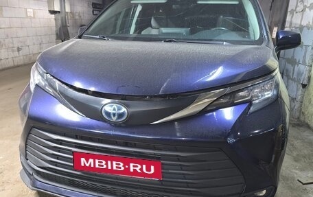 Toyota Sienna, 2020 год, 4 000 000 рублей, 1 фотография