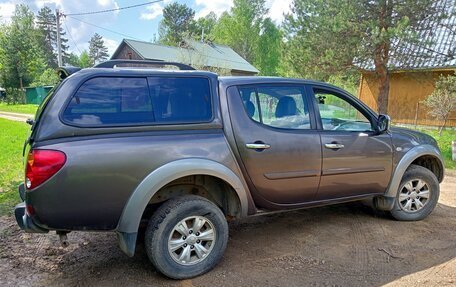 Mitsubishi L200 IV рестайлинг, 2012 год, 1 300 000 рублей, 2 фотография
