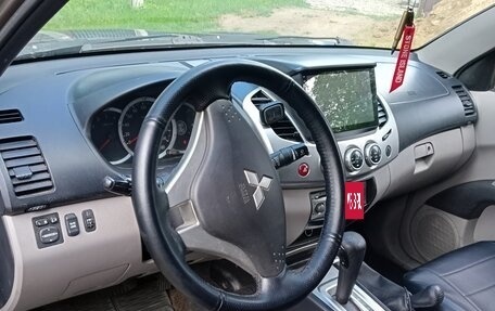 Mitsubishi L200 IV рестайлинг, 2012 год, 1 300 000 рублей, 7 фотография