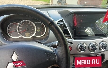 Mitsubishi L200 IV рестайлинг, 2012 год, 1 300 000 рублей, 9 фотография