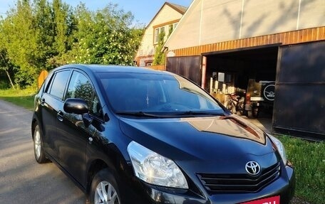 Toyota Verso I, 2011 год, 1 050 000 рублей, 1 фотография