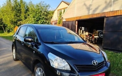 Toyota Verso I, 2011 год, 1 050 000 рублей, 1 фотография