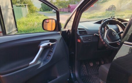 Toyota Verso I, 2011 год, 1 050 000 рублей, 8 фотография