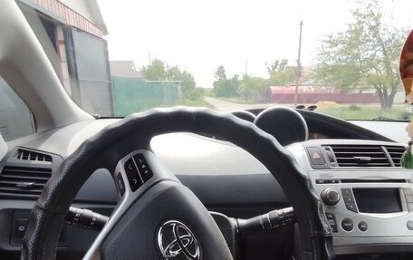 Toyota Verso I, 2011 год, 1 050 000 рублей, 15 фотография
