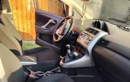 Toyota Verso I, 2011 год, 1 050 000 рублей, 16 фотография