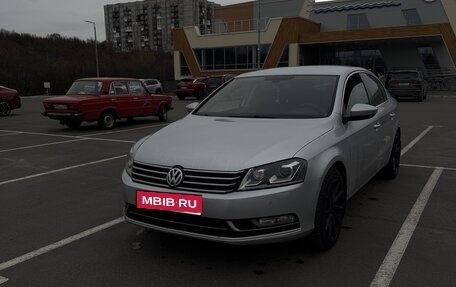 Volkswagen Passat B7, 2011 год, 1 000 000 рублей, 1 фотография