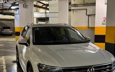 Volkswagen Tiguan II, 2019 год, 3 300 000 рублей, 3 фотография