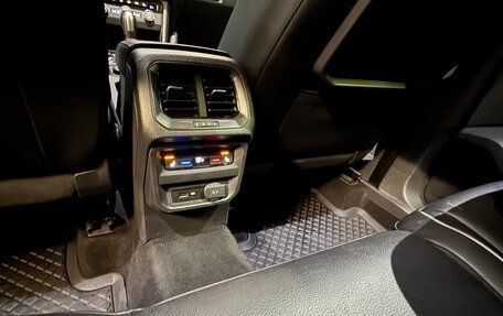 Volkswagen Tiguan II, 2019 год, 3 300 000 рублей, 12 фотография