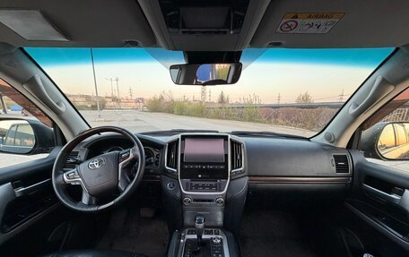 Toyota Land Cruiser 200, 2016 год, 4 950 000 рублей, 2 фотография