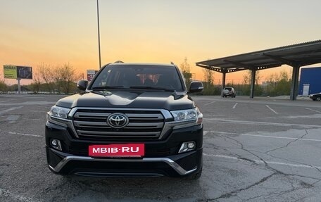 Toyota Land Cruiser 200, 2016 год, 4 950 000 рублей, 4 фотография