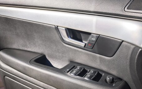 Audi A4, 2006 год, 700 000 рублей, 10 фотография