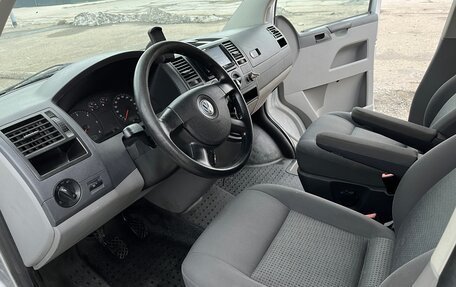 Volkswagen Caravelle T5, 2008 год, 1 600 000 рублей, 10 фотография