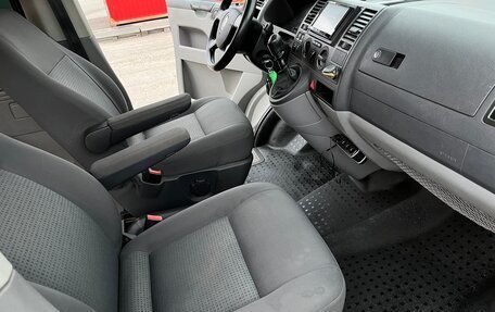 Volkswagen Caravelle T5, 2008 год, 1 600 000 рублей, 11 фотография