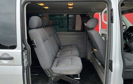 Volkswagen Caravelle T5, 2008 год, 1 600 000 рублей, 13 фотография
