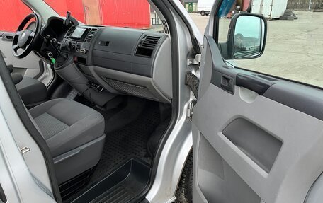 Volkswagen Caravelle T5, 2008 год, 1 600 000 рублей, 12 фотография