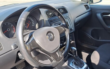 Volkswagen Polo VI (EU Market), 2017 год, 1 085 000 рублей, 6 фотография