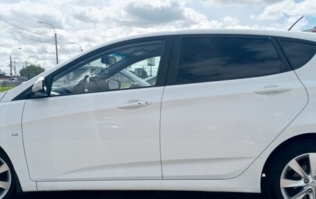 Hyundai Solaris II рестайлинг, 2015 год, 1 100 000 рублей, 6 фотография