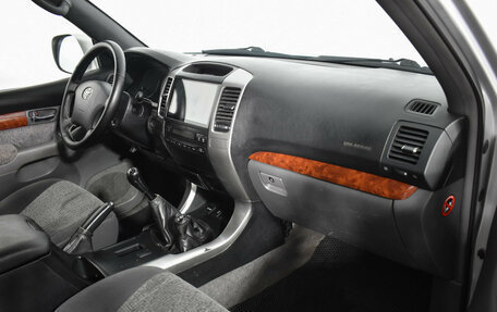 Toyota Land Cruiser Prado 120 рестайлинг, 2002 год, 1 500 000 рублей, 12 фотография
