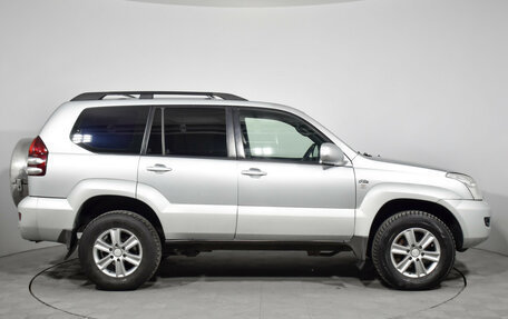 Toyota Land Cruiser Prado 120 рестайлинг, 2002 год, 1 500 000 рублей, 4 фотография