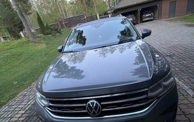 Volkswagen Tiguan II, 2021 год, 3 449 000 рублей, 1 фотография