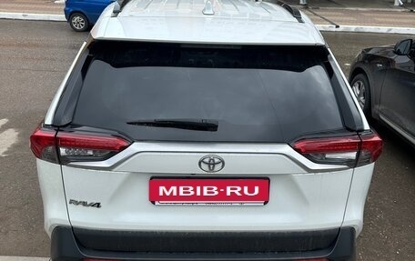 Toyota RAV4, 2020 год, 2 850 000 рублей, 2 фотография