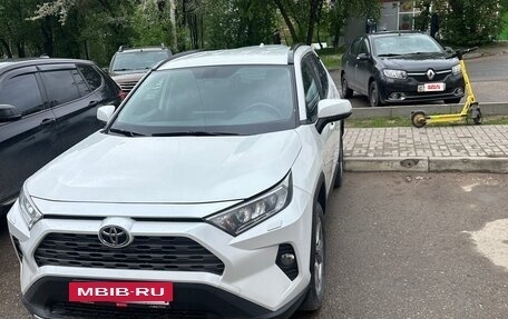 Toyota RAV4, 2020 год, 2 850 000 рублей, 5 фотография