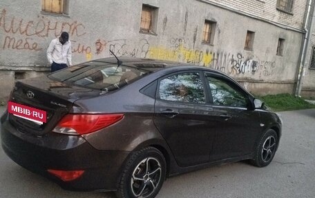 Hyundai Solaris II рестайлинг, 2014 год, 560 000 рублей, 2 фотография