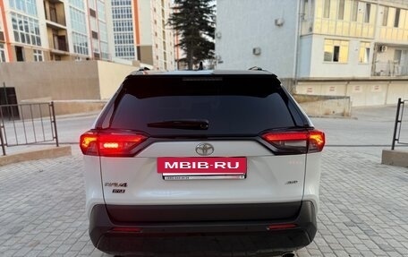 Toyota RAV4, 2021 год, 3 380 000 рублей, 4 фотография