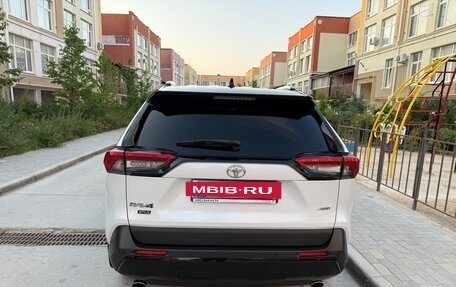 Toyota RAV4, 2021 год, 3 380 000 рублей, 14 фотография