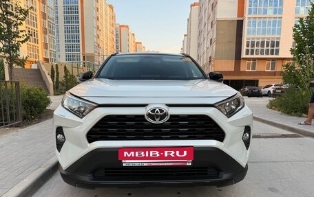 Toyota RAV4, 2021 год, 3 380 000 рублей, 12 фотография