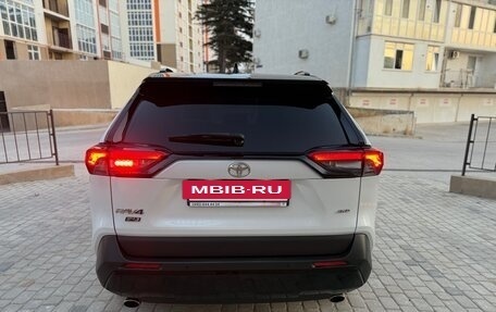 Toyota RAV4, 2021 год, 3 380 000 рублей, 3 фотография